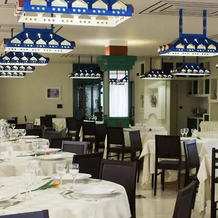 Twins Hotel 3*